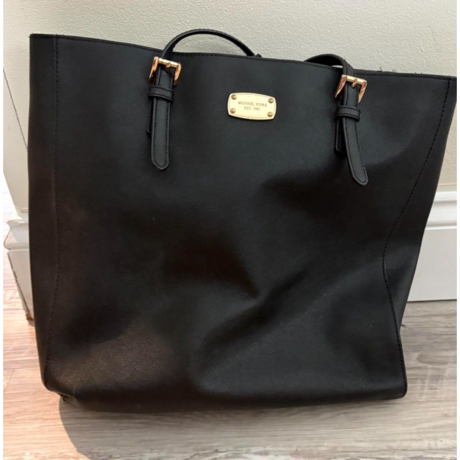 Michael Kors Jet Set Travel Classic-Chic Saffiano Black Leather Large Tote Bag
